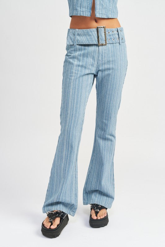 LOW RISE FLARED JEANS